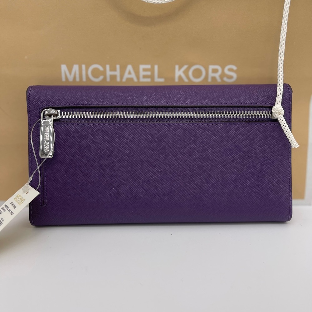 Michael Kors Lg Jet Set Travel Trifold Leather Wallet 
Dark Purple 
NWT - Picture 12 of 16
